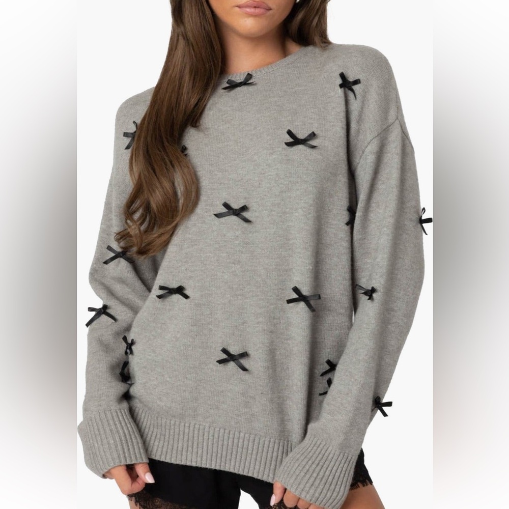 Bow sweater